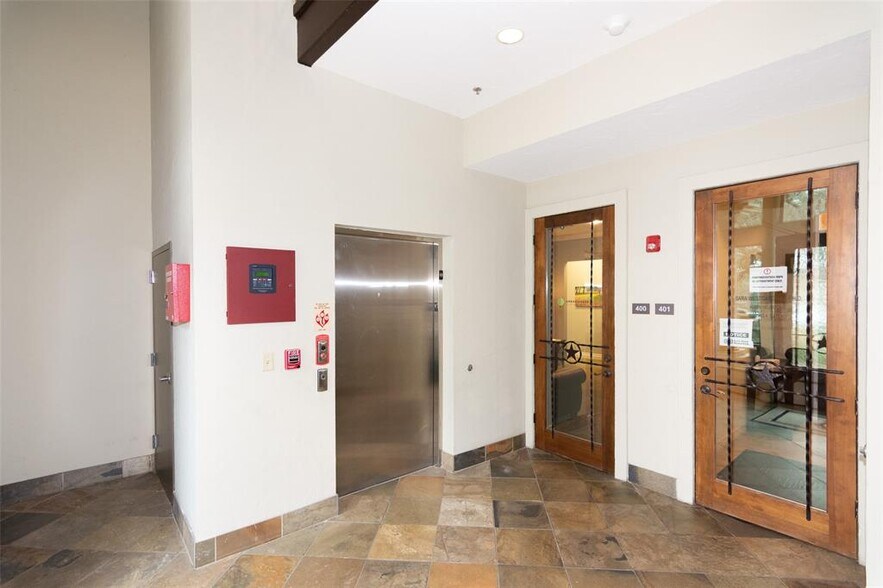 More Photos Of 5900 Southwest Pky, Austin Medical For Lease