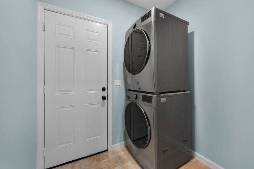 More Photos Of 401 18th St, Vero Beach Apartments For Sale