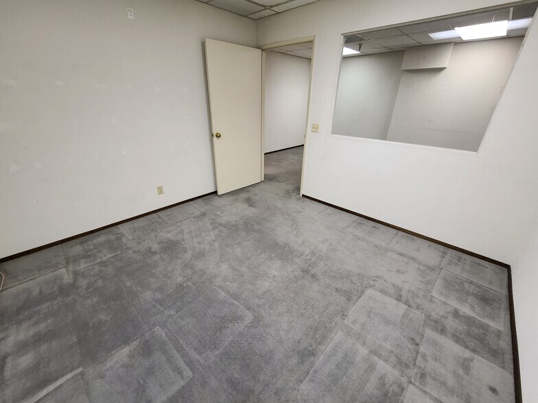 More Photos Of 430 N Canal St, South San Francisco Manufacturing For Sale