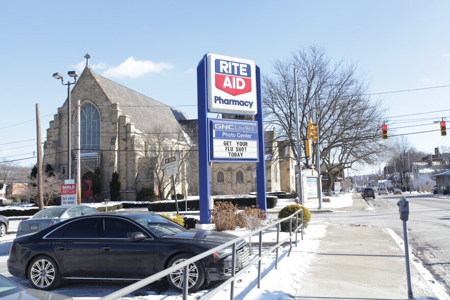 More Photos Of 412 Broadway St, Coraopolis Drugstore For Sale
