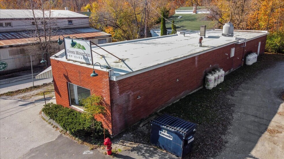 More Photos Of 256 Benmont Ave, Bennington Freestanding For Sale