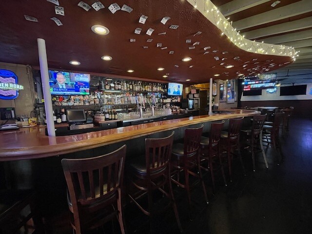 More Photos Of 2222 Wilshire Blvd, Santa Monica Restaurant For Lease