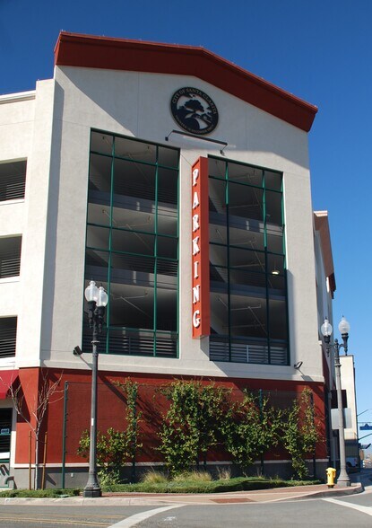 More Photos Of 24450 Main St, Newhall Unknown For Lease