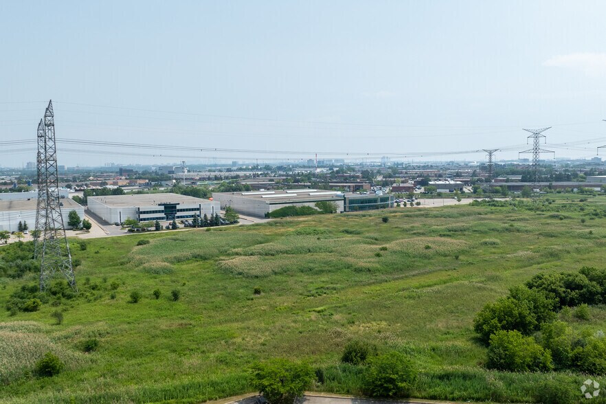 More Photos Of 210 Great Gulf Dr, Vaughan Warehouse For Lease