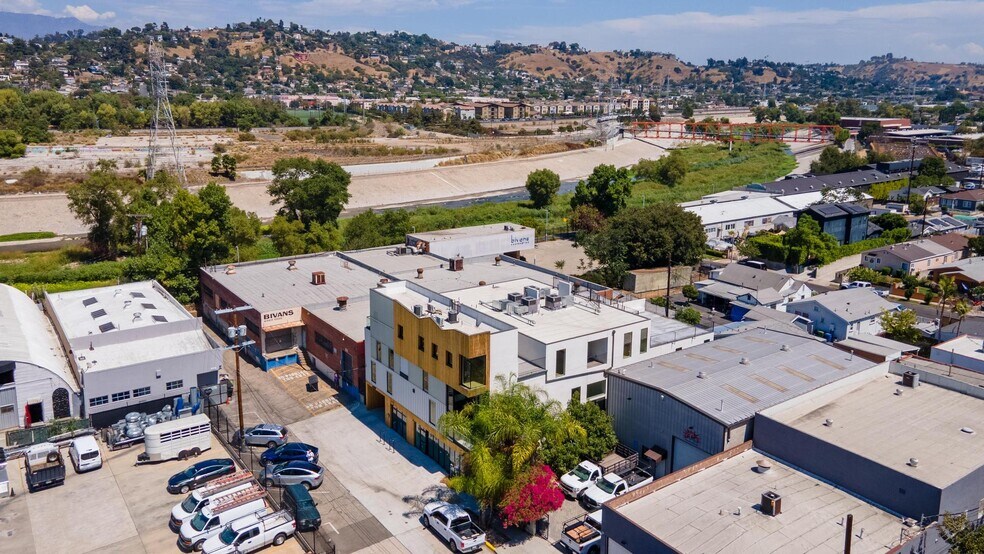 More Photos Of 2410-2412 Eads St, Los Angeles Apartments For Lease