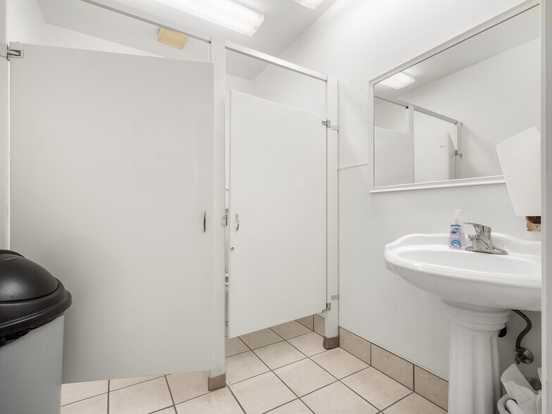 More Photos Of 263 N 3rd St, Porterville Coworking Space