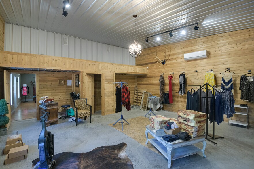 More Photos Of 2533 Highway 41A S, Shelbyville Showroom For Sale