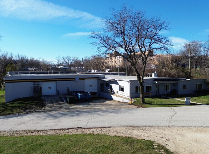 More Photos Of W51N545 Struck Ln, Cedarburg Manufacturing For Sale