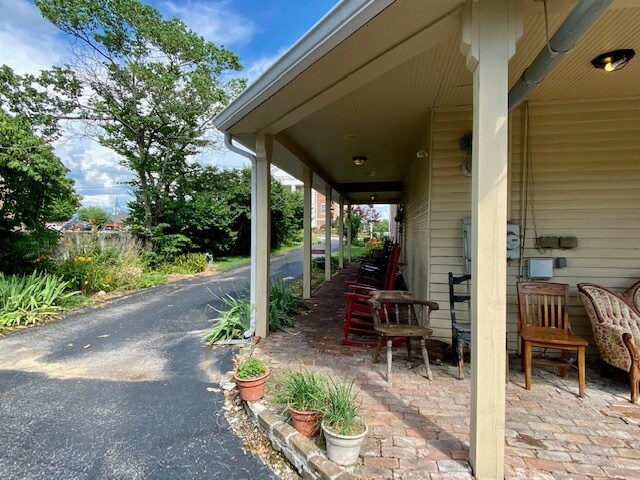 More Photos Of 313 S Green St, Glasgow Hospitality For Sale