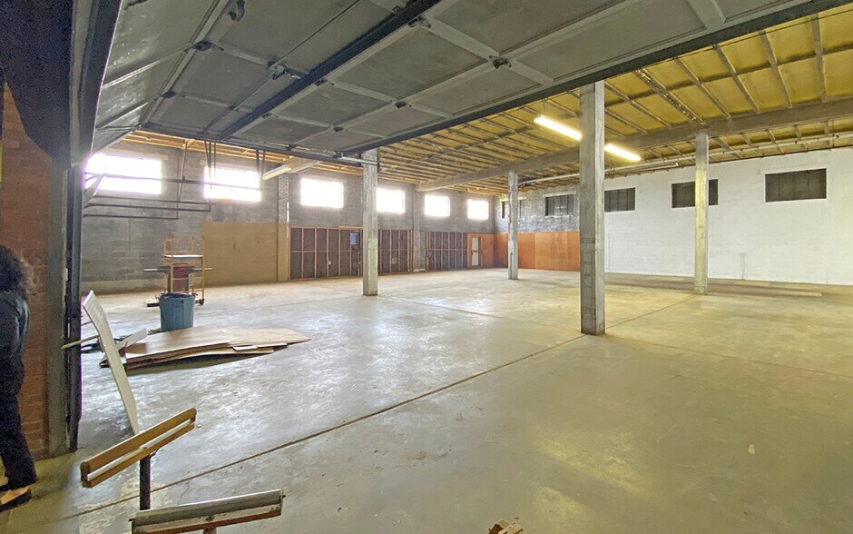 More Photos Of 3309 N 6th St, Harrisburg Warehouse For Sale