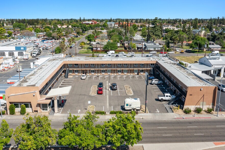 More Photos Of 6090 N Blackstone Ave, Fresno Hotel For Sale