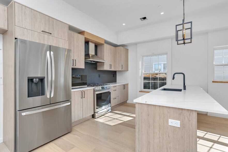 More Photos Of 63 Church St, Greenwich Apartments For Sale