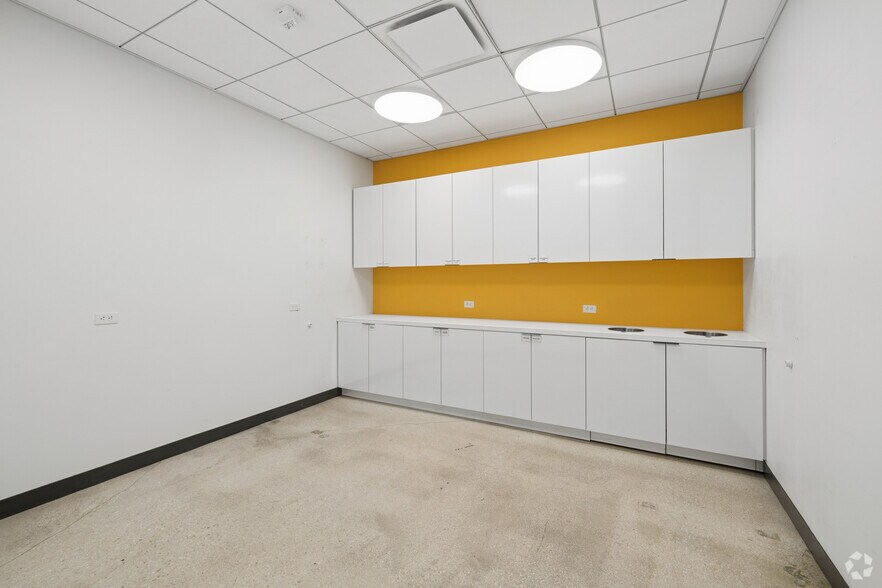 More Photos Of 4511 Horizon Hill Blvd, San Antonio Unknown For Lease
