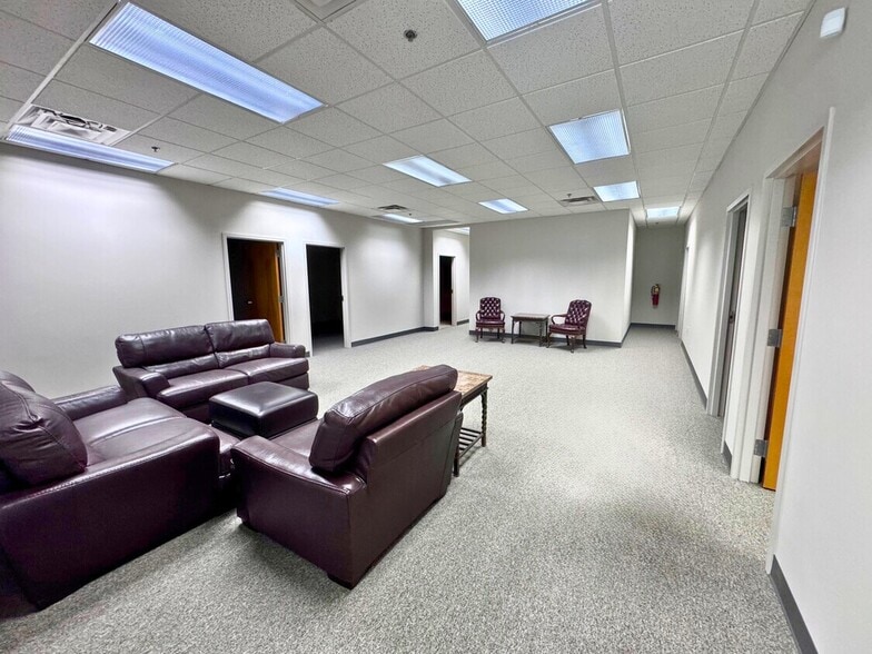 More Photos Of 975 Cobb Place Blvd, Kennesaw Light Distribution For Sale