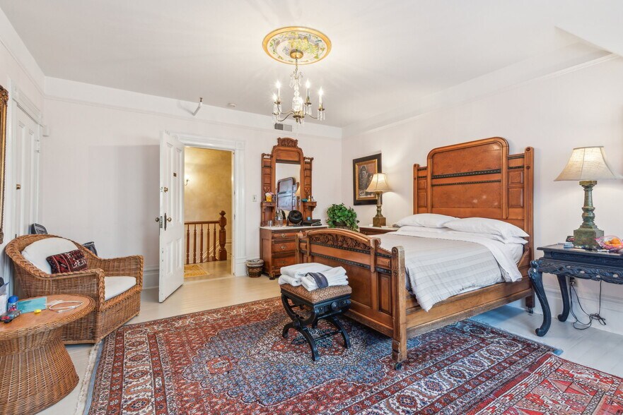 More Photos Of 1057 Steiner St, San Francisco Hospitality For Sale