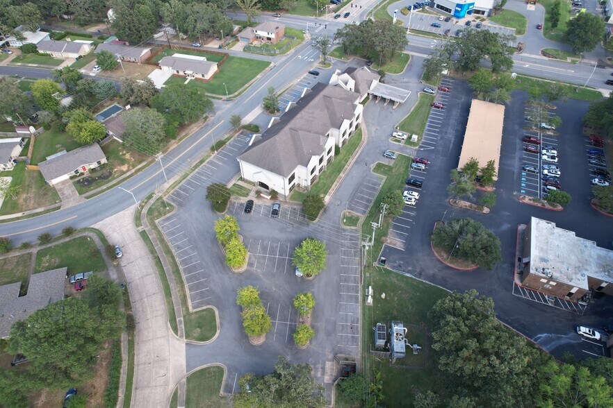 More Photos Of 2400 Crestwood Rd, North Little Rock Office For Lease