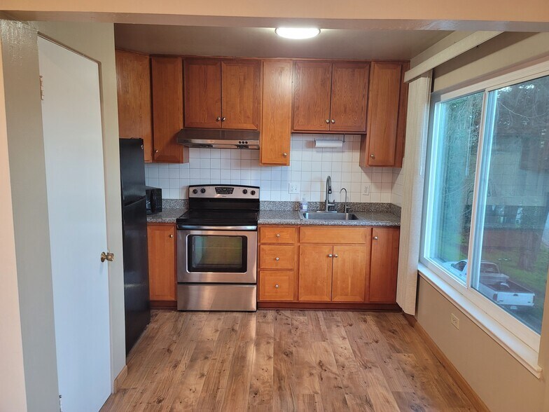 More Photos Of 132 Locksley Ave, San Francisco Multifamily For Sale