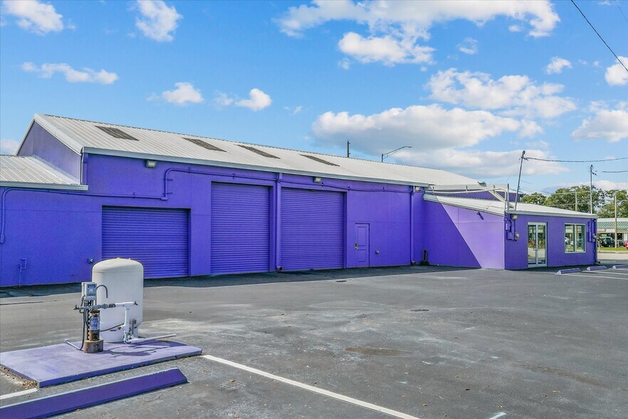More Photos Of 389 N Us-17-92, Longwood Auto Dealership For Lease