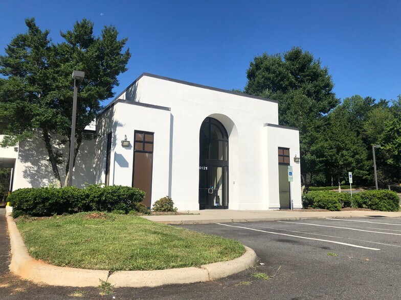 More Photos Of 4121 South Stream Blvd, Charlotte Freestanding For Lease