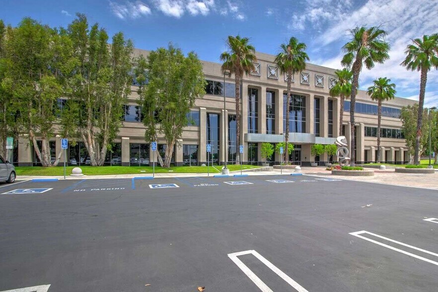 More Photos Of 4200 Concours, Ontario Office For Lease