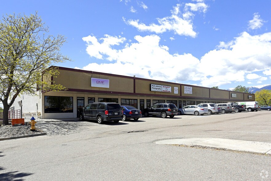 More Photos Of 2537-2579 Airport Rd, Colorado Springs General Retail For Lease