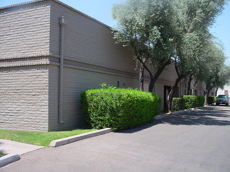 More Photos Of 3144 W Lewis Ave, Phoenix Warehouse For Lease