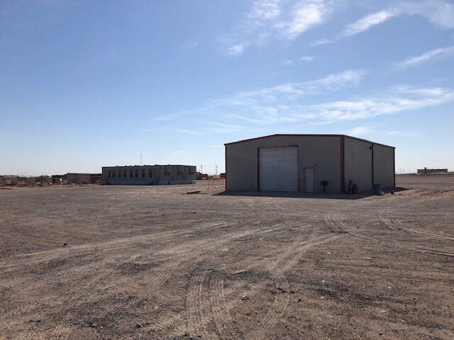 More Photos Of 463 Blackbird Dr, Pecos Industrial For Lease