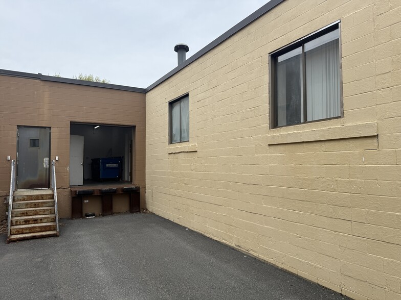 More Photos Of 20 Clematis Ave, Waltham Flex For Sale