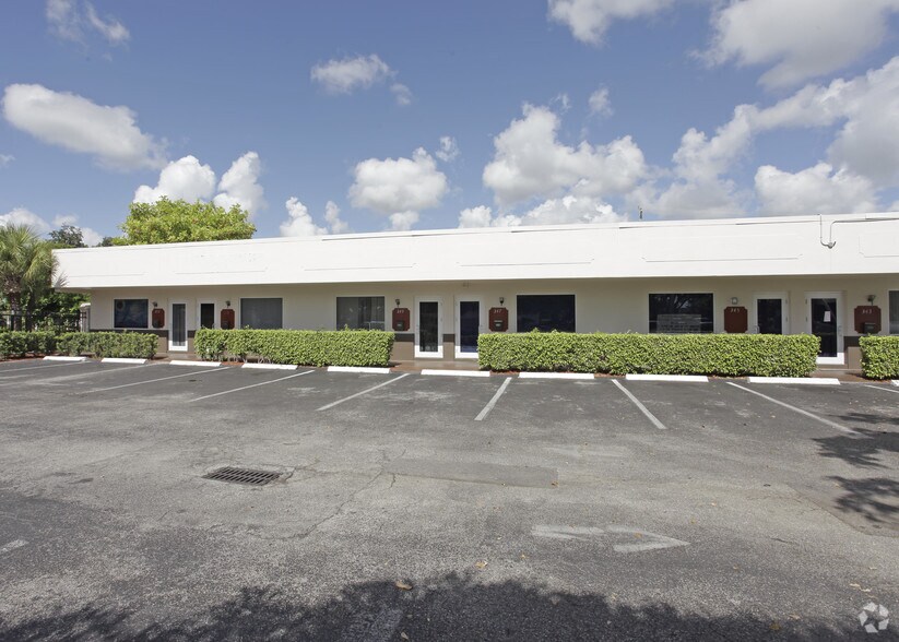 More Photos Of 315-353 SW 27th Ave, Fort Lauderdale Unknown For Lease