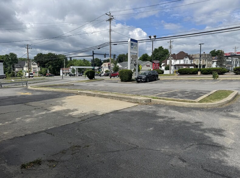 More Photos Of 149 Market St, Amsterdam Drugstore For Lease