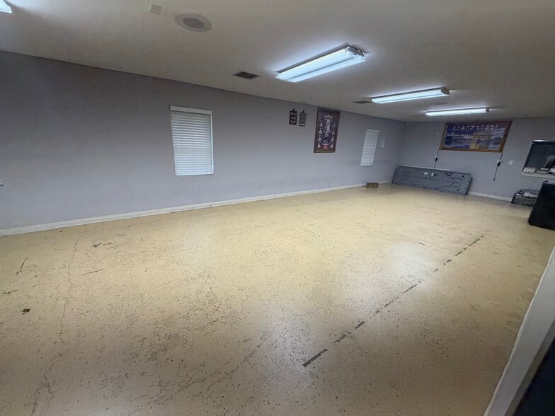 More Photos Of 198 Thompson Ave, Louisville Religious Facility For Sale