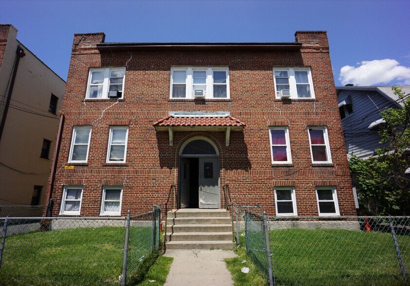 More Photos Of 439 Main St, White Plains Apartments For Sale