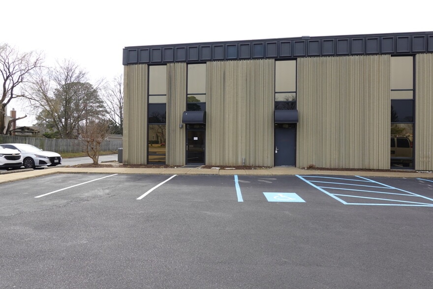 More Photos Of 4190 S Plaza Trl, Virginia Beach Office For Lease