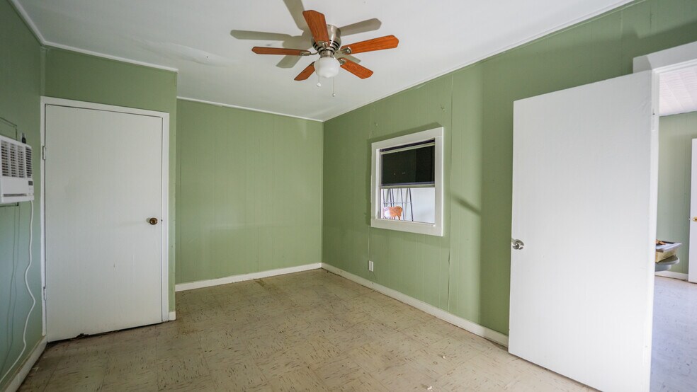 More Photos Of 7050 US Highway 87, San Antonio Freestanding For Sale