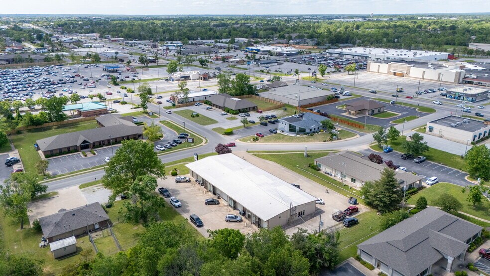 More Photos Of 201 S 20th St, Rogers Loft Creative Space For Lease