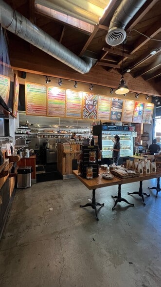 More Photos Of 8422-8428 W 3rd St, Los Angeles Restaurant For Lease