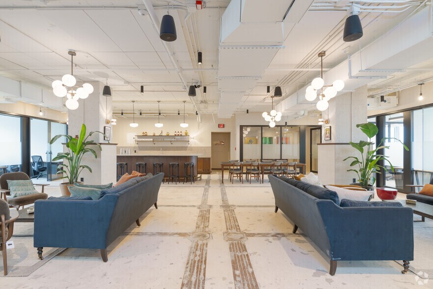 More Photos Of 100 N Biscayne Blvd, Miami Office For Lease