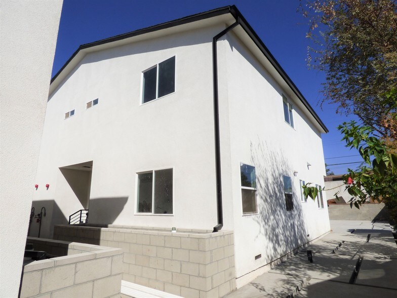 More Photos Of 6732 Irvine Ave, North Hollywood Apartments For Sale
