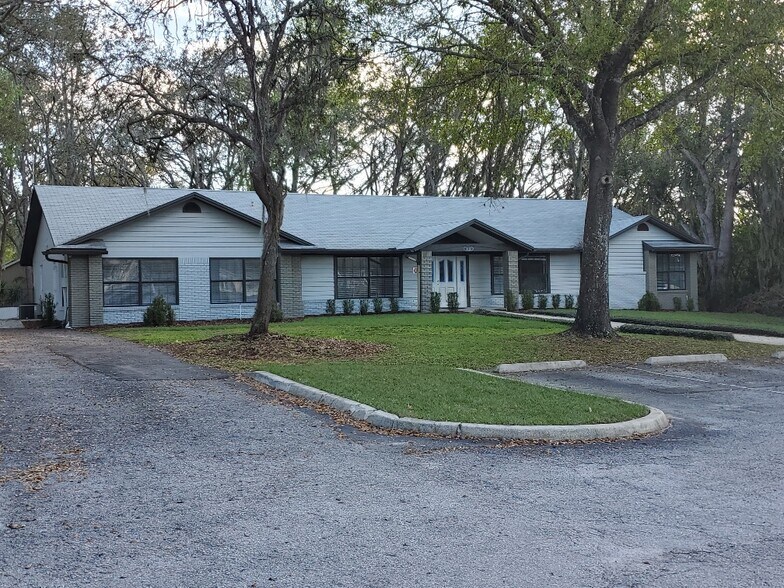 More Photos Of 113 W Chapman Rd, Oviedo Office For Lease