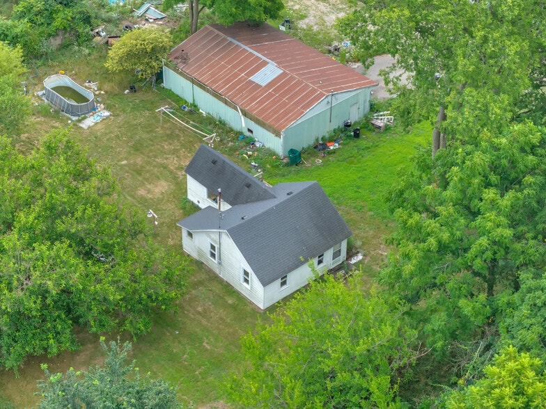 More Photos Of 21736 Bedford Rd N, Battle Creek Industrial For Sale