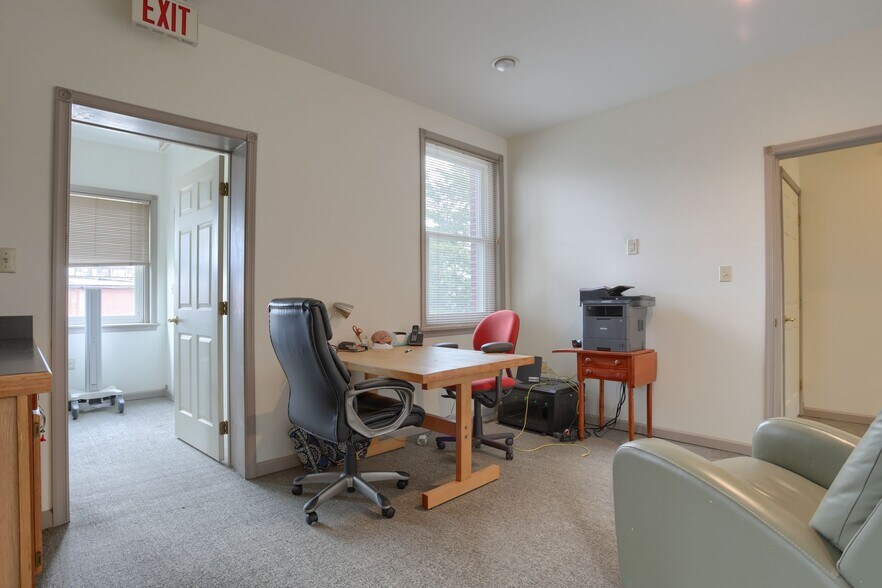 More Photos Of 421 W Chocolate Ave, Hershey Medical For Lease