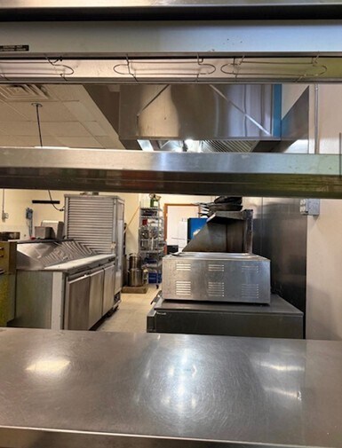 More Photos Of 8433-8457 Seneca Tpke, New Hartford Storefront For Lease