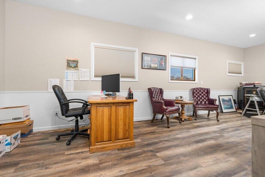More Photos Of 110 N Bronson Ave, Big Rapids Office For Sale