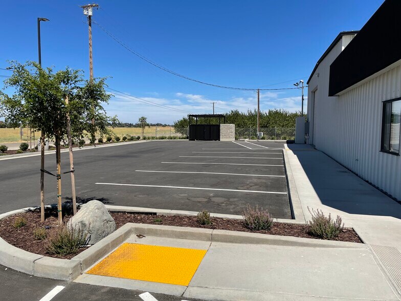 More Photos Of 17400 W Bethany Rd, Tracy Manufacturing For Lease