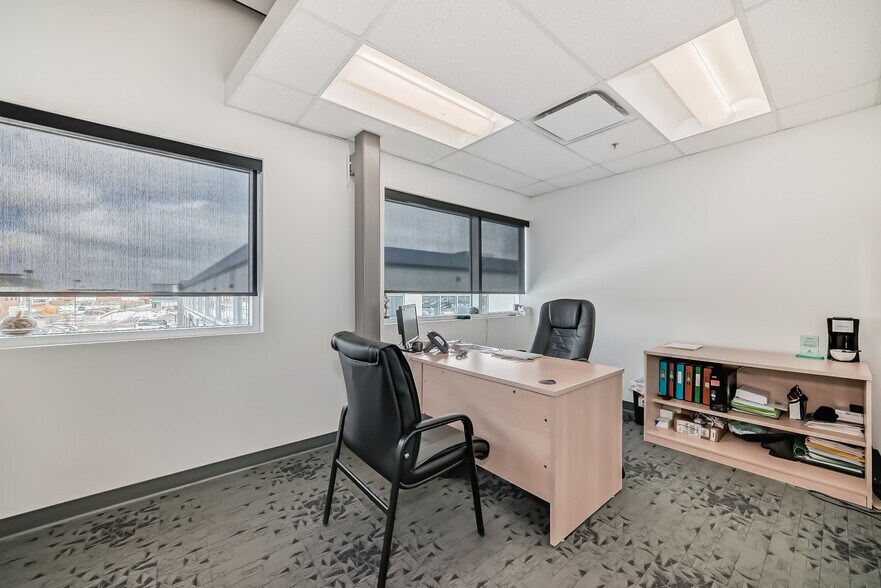 More Photos Of 9040-9058 22nd Ave SW, Edmonton Showroom For Sale