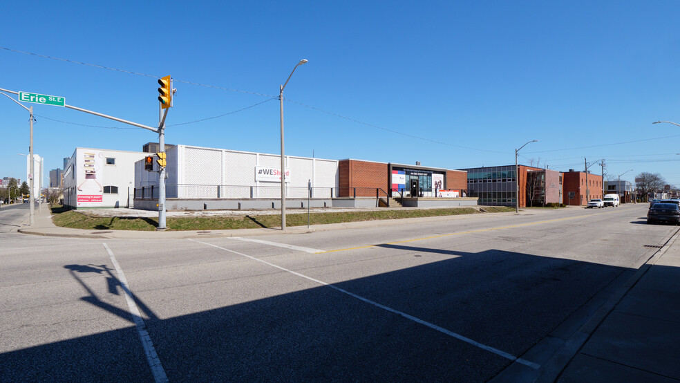 Primary Photo Of 350 Erie St E, Windsor Distribution For Lease