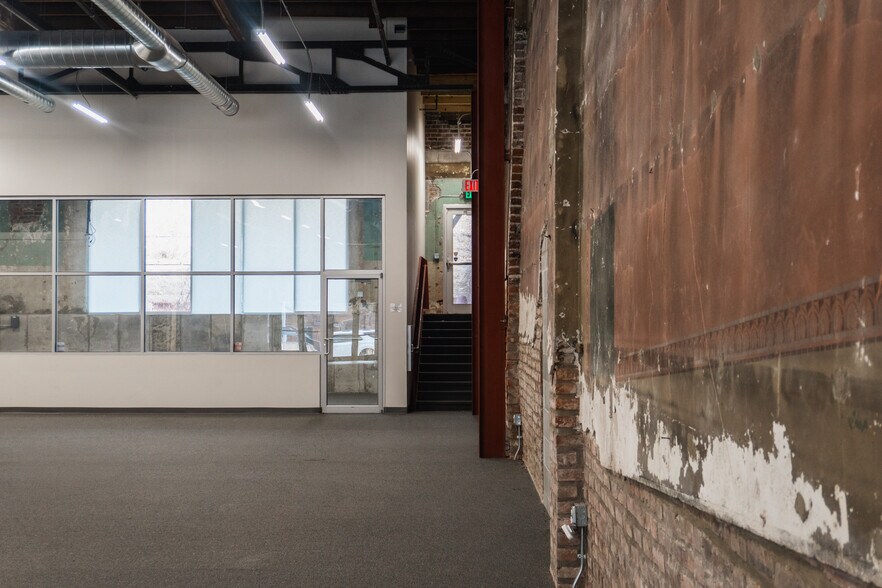 More Photos Of 1425 S 13th St, Omaha Storefront For Lease