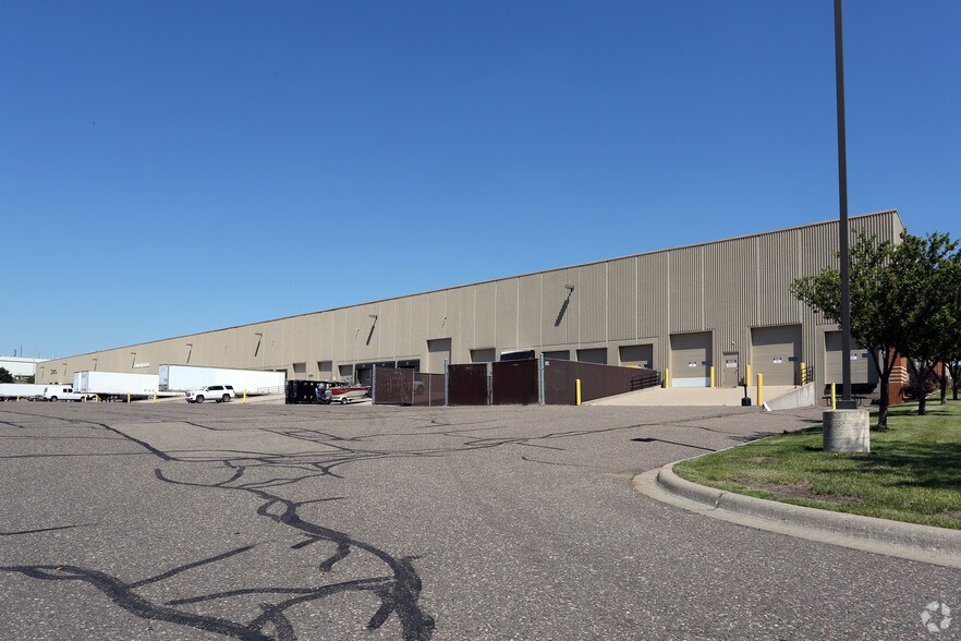 More Photos Of 6325 Sandburg Rd, Golden Valley Light Manufacturing For Lease