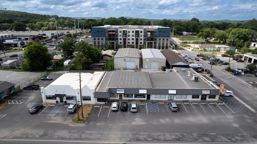 More Photos Of 3300-3306 Governors Dr SW, Huntsville Freestanding For Lease