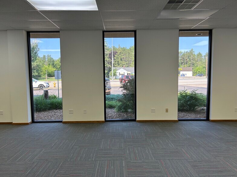 More Photos Of 1820 Post Rd, Plover Storefront Retail Office For Lease